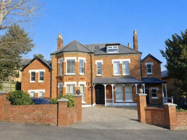 Flat for sale in London Borough of Croydon, Upper Norwood