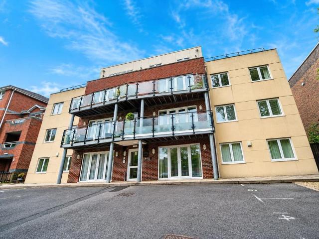 Flat for sale in Westwood Park, City Of Southampton