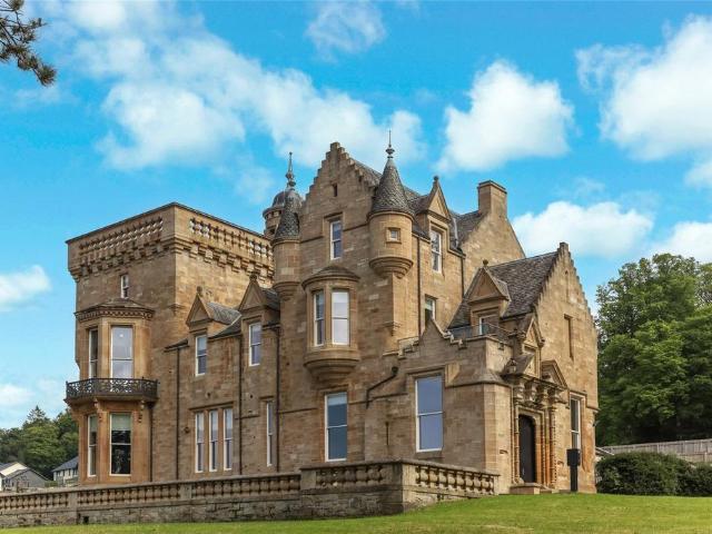 Flat for sale in Shandon, Scotland