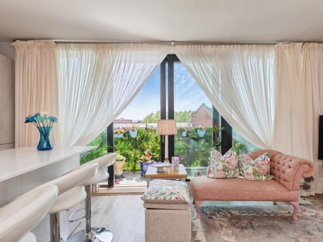 Flat for sale in Wapping Wharf, Feckenham