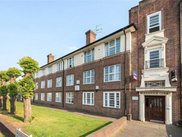 Flat for sale in Redbrick Estate, Greater London
