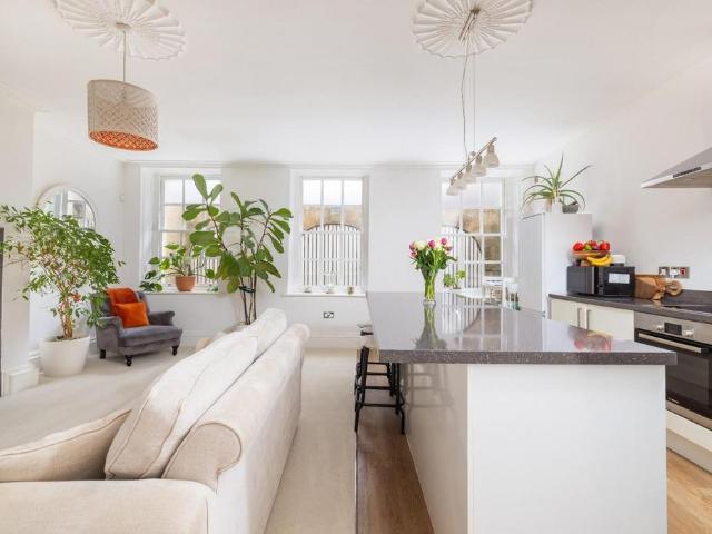 Flat for sale in Stokes Croft, Feckenham
