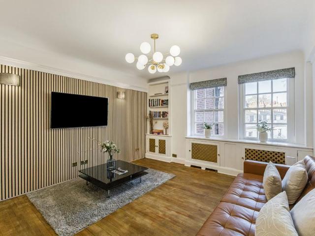 Flat for sale in Chelsea, Greater London