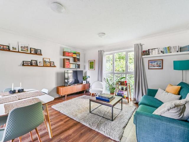 Flat for sale in London Borough of Lewisham, Greater London