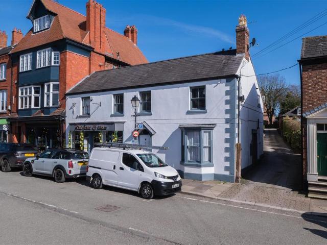 Flat for sale in Tarporley