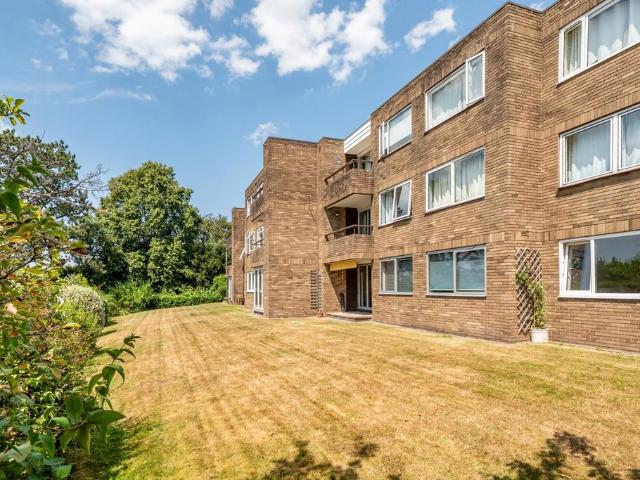 Flat for sale in Feckenham, City Of Bristol