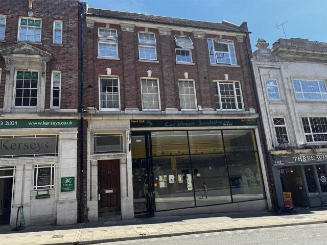 Flat for sale in Key Street, Suffolk