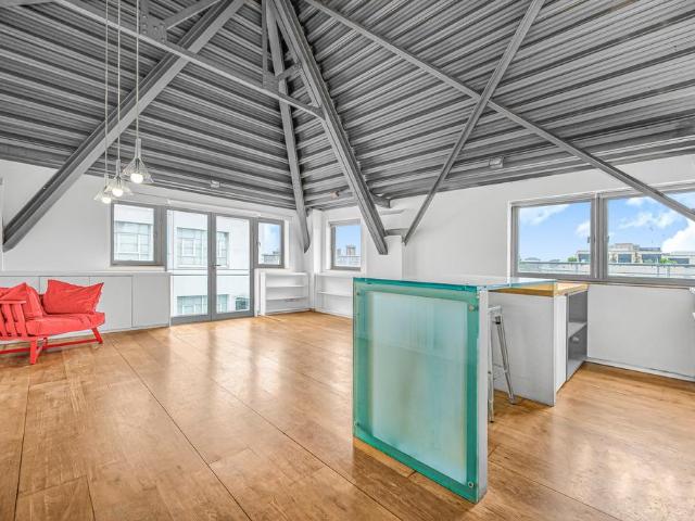 Flat for sale in Paddington, Greater London