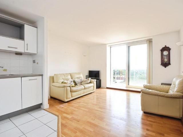 Flat for sale in Navestock Side, Essex