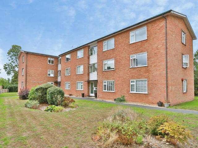 Flat for sale in Ringwood, Ashurst Bridge