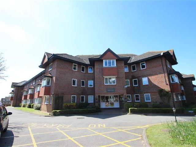 Flat for sale in Worthing, West Sussex