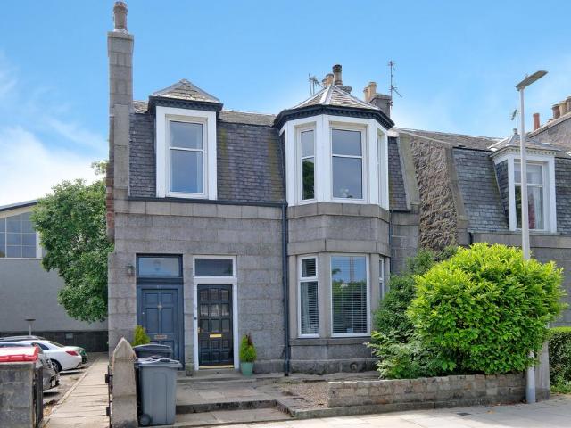 Flat for sale in Ballindoch, Scotland