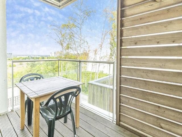 Flat for sale in Milton Keynes