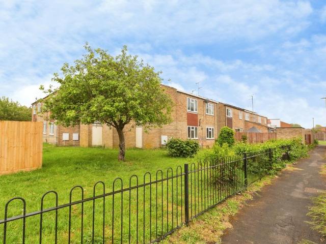 Flat for sale in Southcourt, Aylesbury