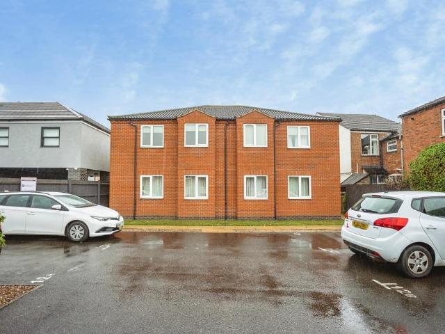 Flat for sale in Elmfield, Leicestershire