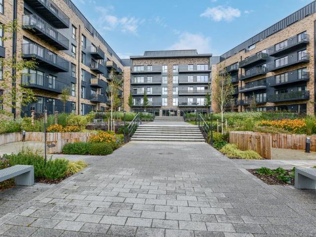 Flat for sale in Repton Manor, Bridgefield