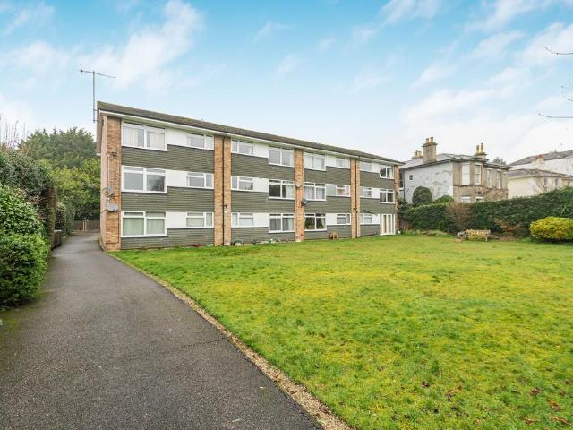 Flat for sale in Southborough, Sandown Park