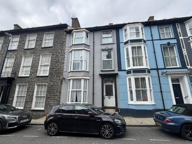 Flat for sale in Waun Fawr, Wales