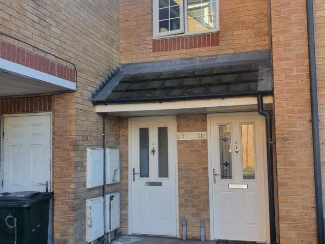Flat for sale in Allerton, West Yorkshire
