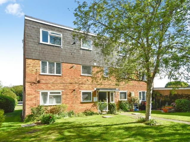 Flat for sale in Haydon Wick, Swindon