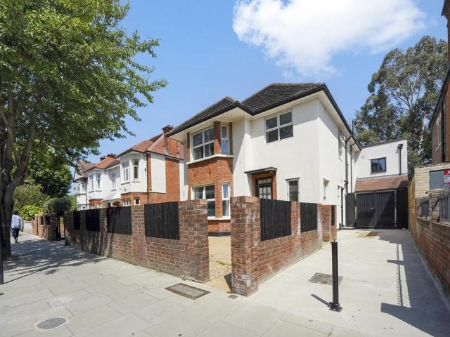 Flat for sale in North Kensington, Greater London