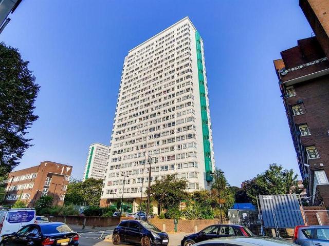 Flat for sale in London Borough of Lewisham, Deptford