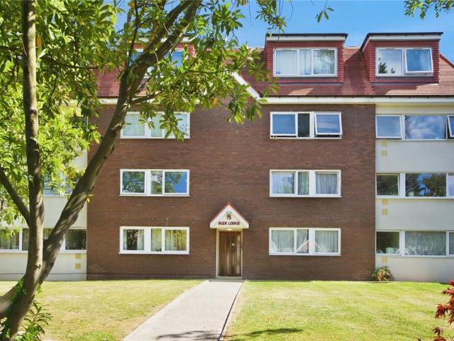 Flat for sale in Friern Barnet, Greater London