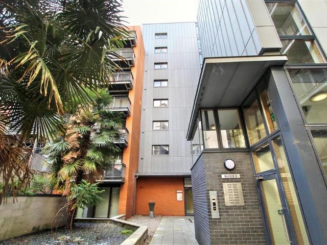 Flat for sale in Hulme, Georgia