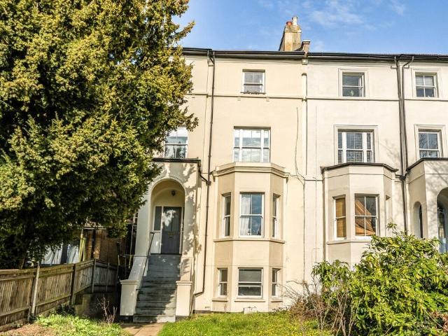 Flat for sale in Crystal Palace, Greater London
