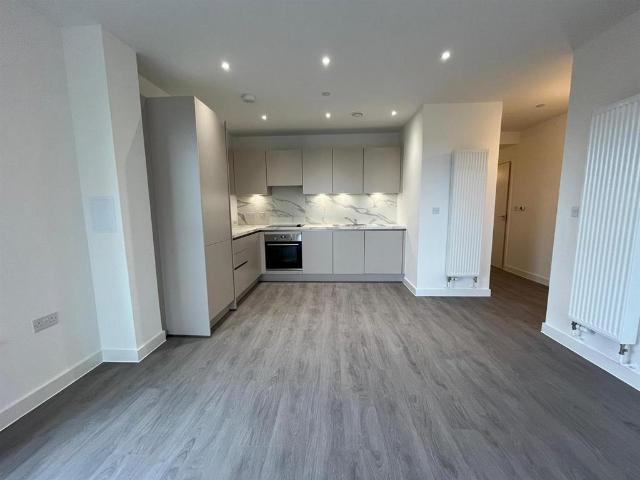 Flat for sale in Preston, Greater London