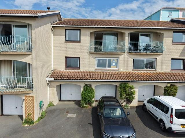 Flat for sale in Cowlease, Ventnor