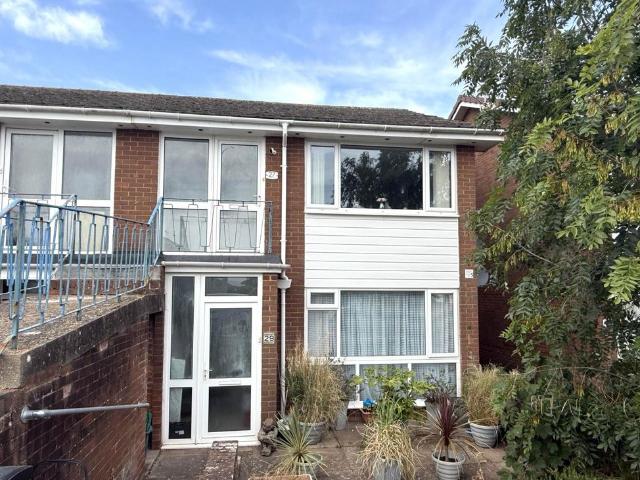 Flat for sale in Brixington, Budlake
