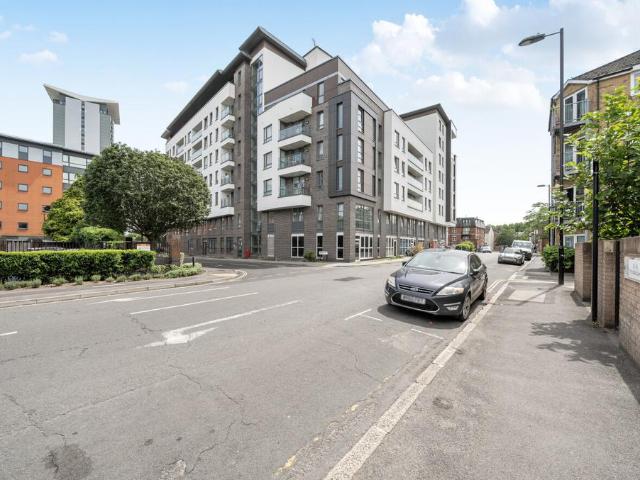 Flat for sale in St Mary's, City Of Southampton