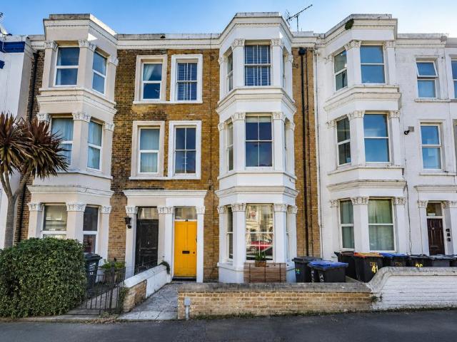 Flat for sale in Cliftonville West, Acol