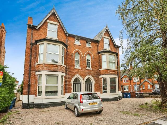 Flat for sale in Abbey Park, Barton In Fabis
