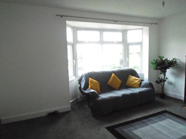 Flat for sale in London Borough of Hounslow, Greater London