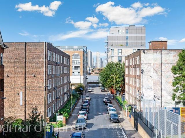 Flat for sale in Greenwich Town Centre, Greater London
