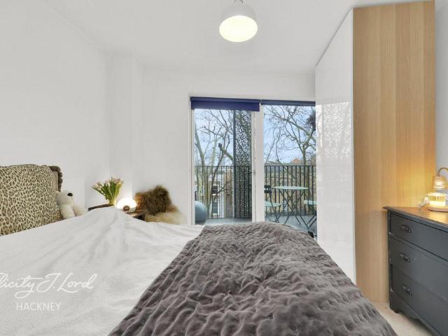 Flat for sale in Clapton, Lower Clapton