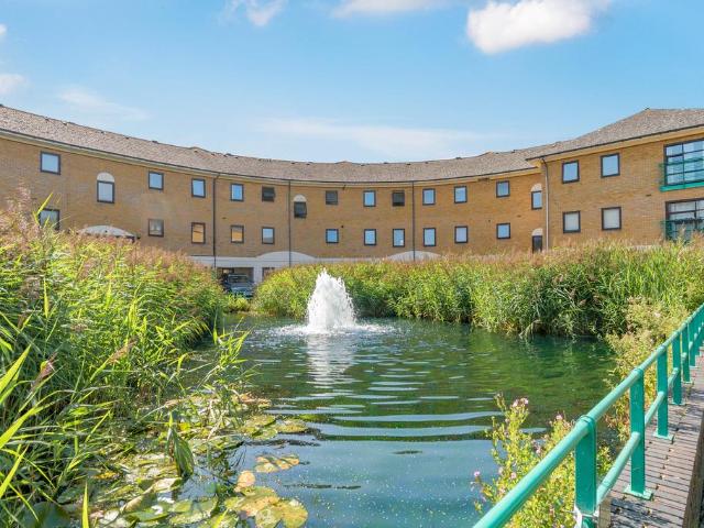 Flat for sale in Rotherhithe, Greater London