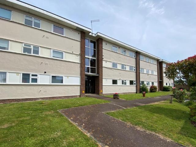 Flat for sale in Lower Walmer, Dover