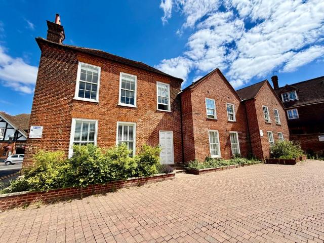 Flat for sale in Bushey