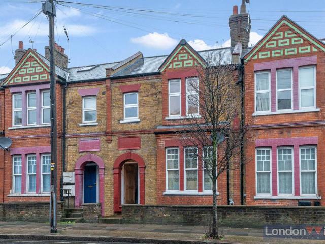 Flat for sale in Kensal Town, Greater London