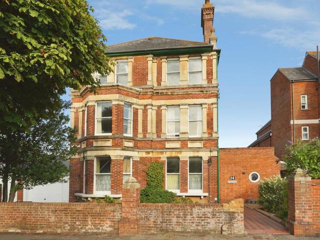 Flat for sale in Folkestone