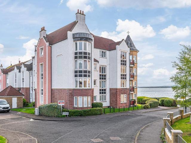 Flat for sale in Dalgety Bay & Hillend, Dalgety Bay