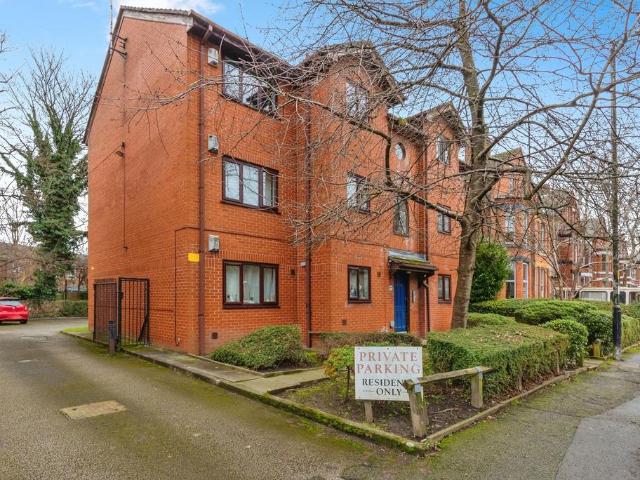 Flat for sale in Georgia, Greater Manchester