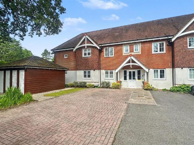 Flat for sale in Helford, Hampshire