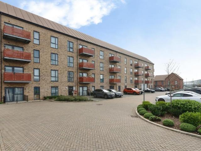 Flat for sale in West Thurrock, South Ockendon