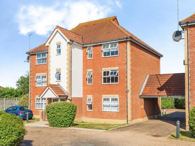 Flat for sale in Sovereign Harbour, Eastbourne