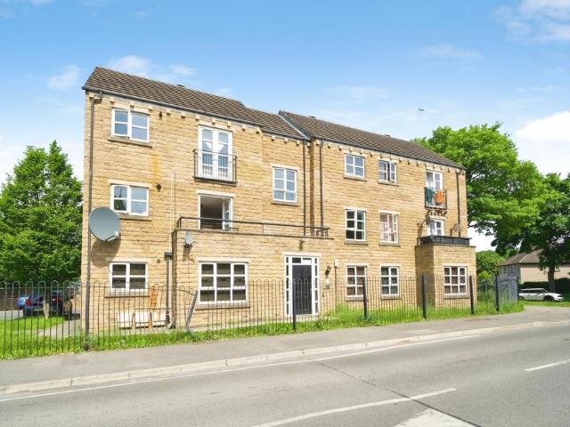 Flat for sale in West Yorkshire