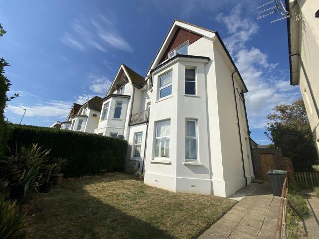 Flat for sale in Seaford, Iford